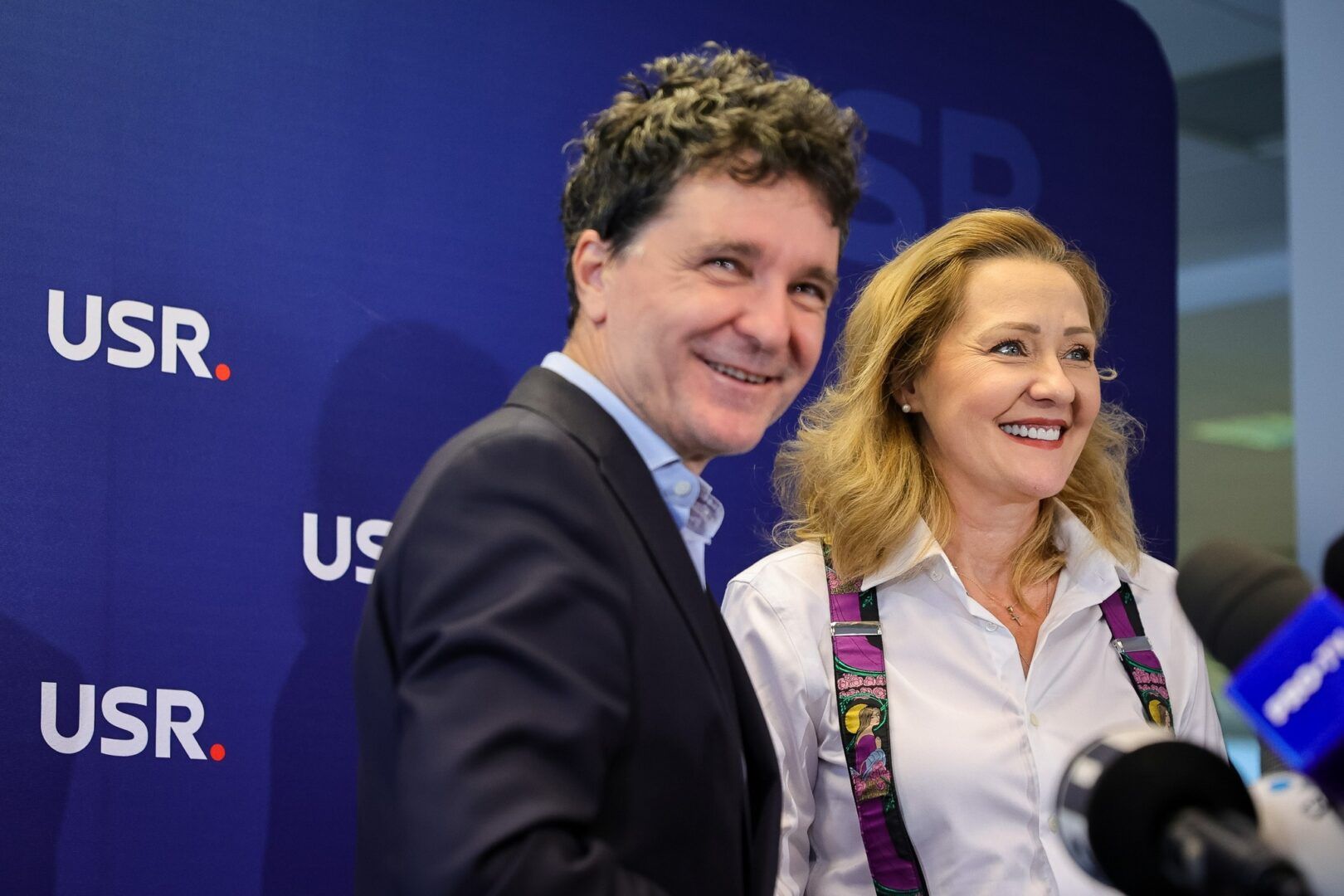 Cristi Danileţ : Dragi prieteni, susținători ai Elenei Lasconi